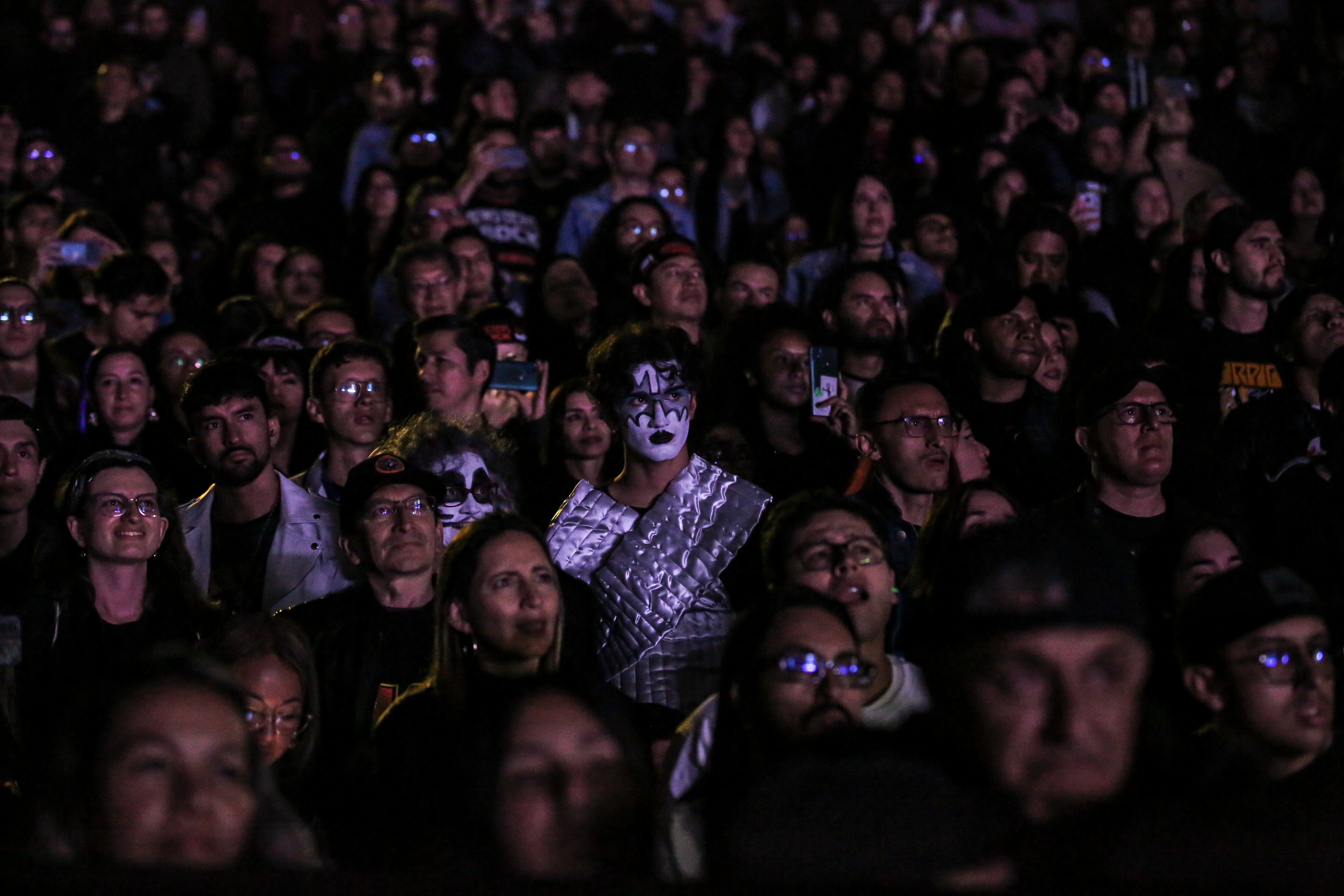 En la audiencia de Kiss, incluso cuando Ace Frehley ya no estaba con ellos, aparecía su huella sonora y su característico maquillaje. Su legado se mide en riffs y solos inolvidables y en actitud.