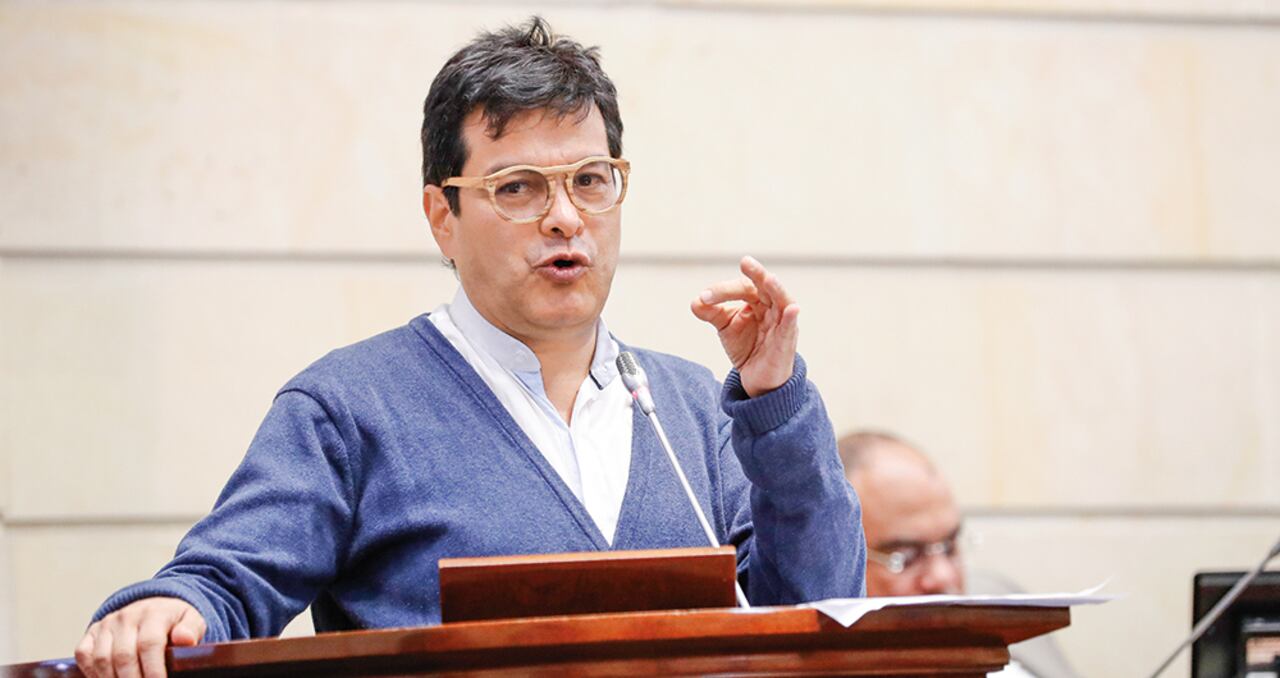 “Que el ELN manifieste que no tiene responsabilidad en los supuestos planes es totalmente creíble”, dijo Danilo Rueda, lo que generó rechazo de diferentes sectores políticos.