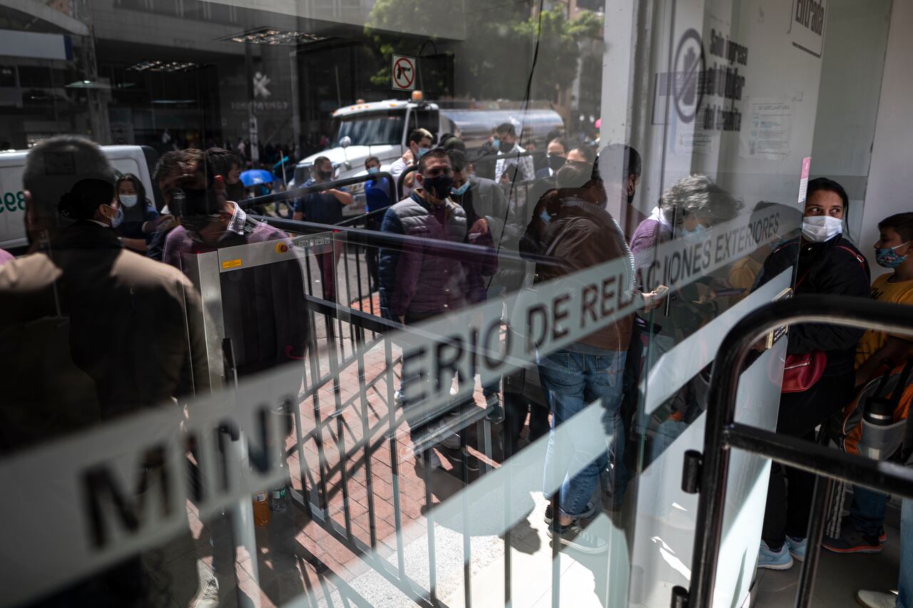 Filas oficina de Pasaportes Ministerio de Relaciones Exteriores