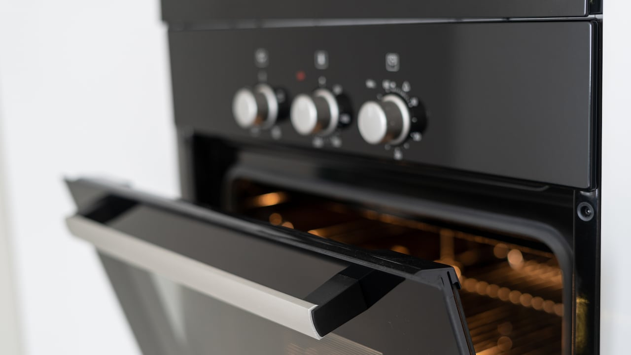 El horno es uno de los electrodomésticos más fundamentales en la cocina.