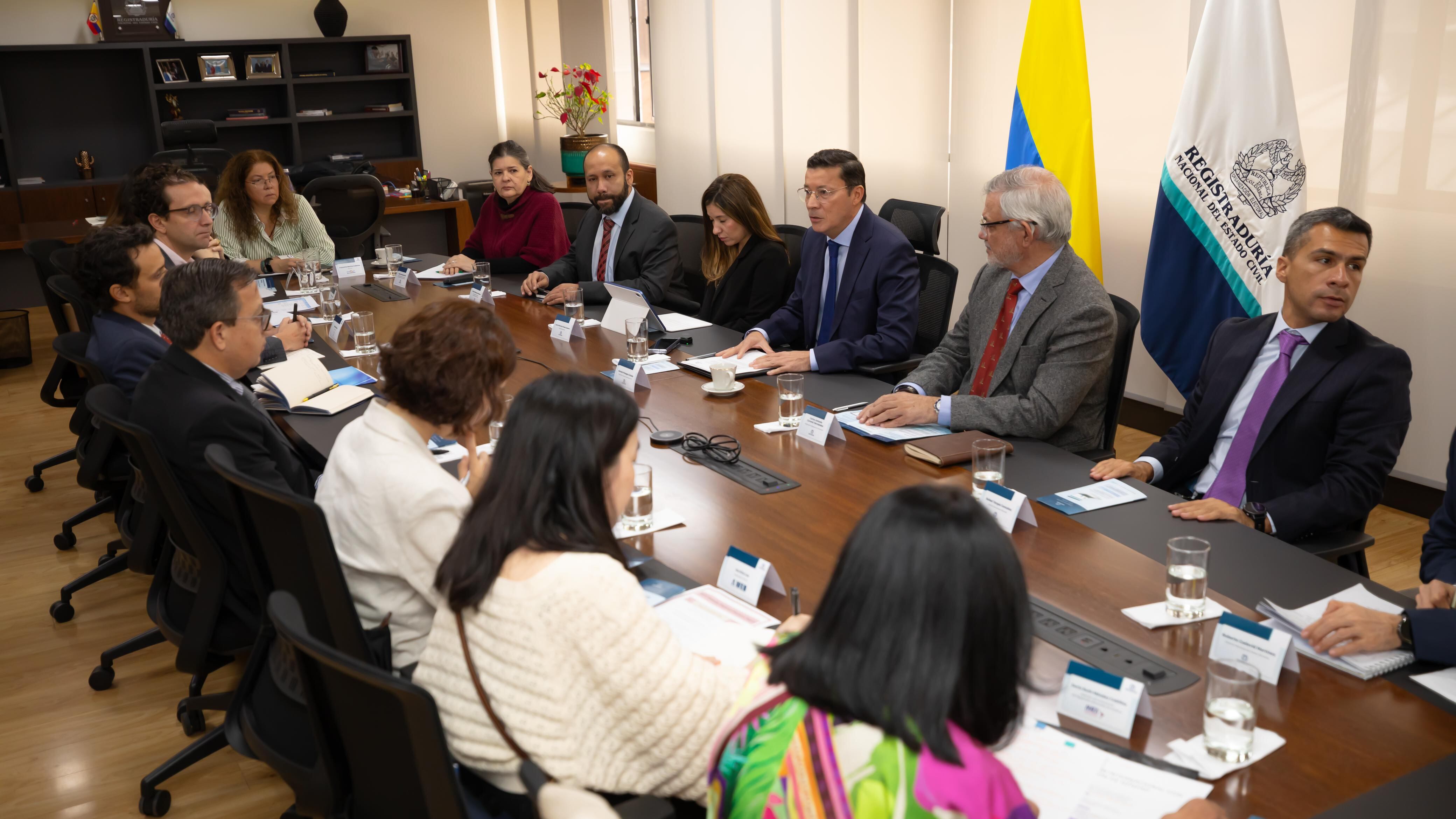 Reunión de la Registraduría con organizaciones de observación electoral.