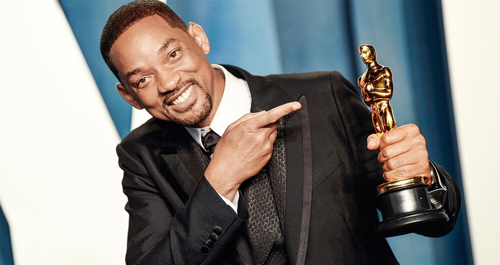  Diez minutos después de la cachetada, Will Smith volvió al escenario para recibir el premio a mejor actor. Aunque en el momento la audiencia lo ovacionó, muchos lo criticaron luego por esa reacción inesperada. 