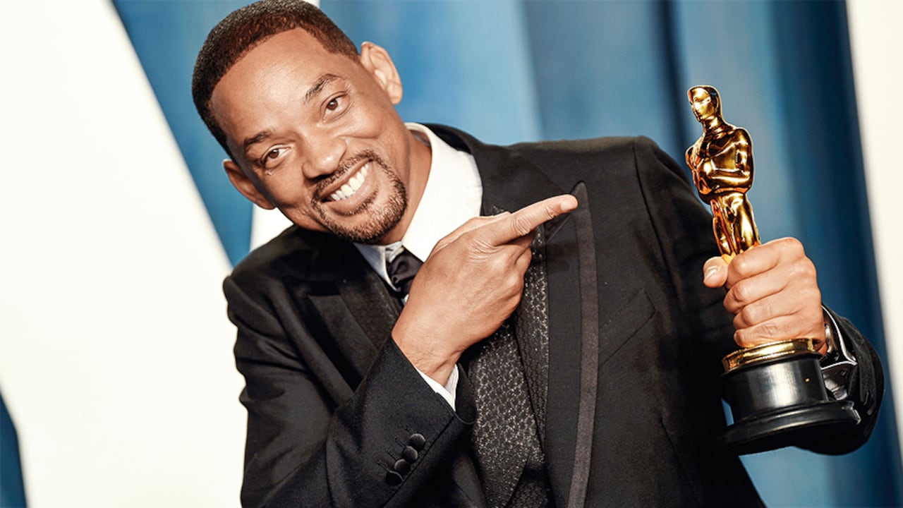 Diez minutos después de la cachetada, Will Smith volvió al escenario para recibir el premio a mejor actor. Aunque en el momento la audiencia lo ovacionó, muchos lo criticaron luego por esa reacción inesperada.