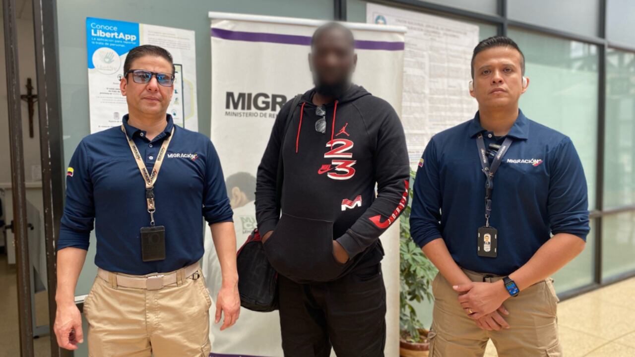 Estadounidense inadmitido en Colombia.