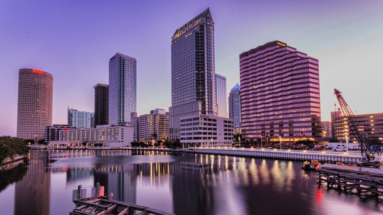 Según los datos de Clever Real Estate, una ciudad de Florida ha alcanzado la cima del ranking de las ciudades más codiciadas para vivir en Estados Unidos. El atractivo de esta metrópoli radica en su clima ideal, seguridad y un costo de vida accesible.