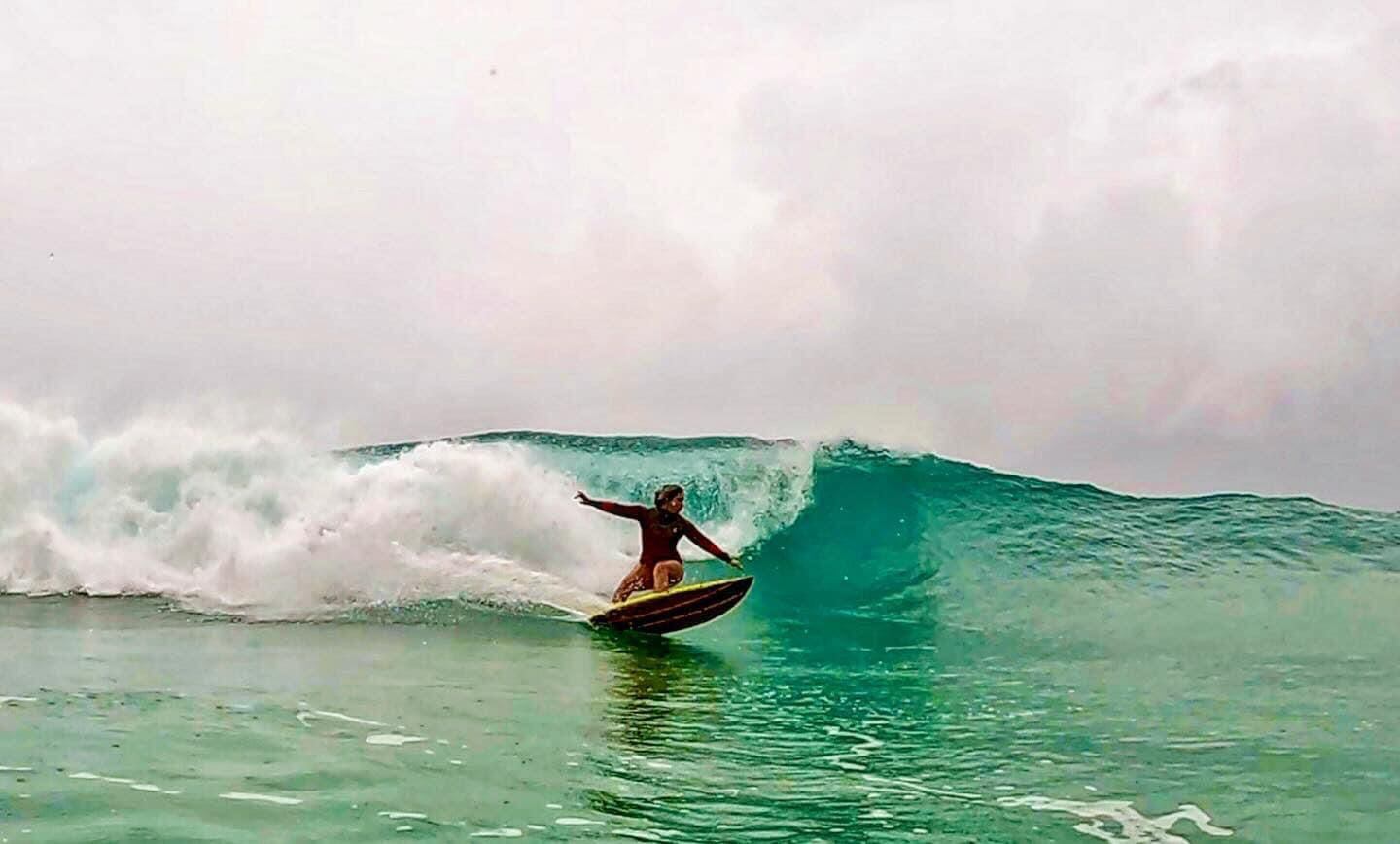 El hombre fue atacado por un tiburón y hallado por un bañista