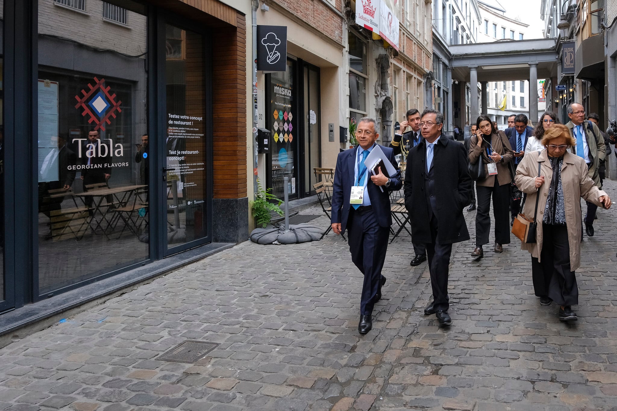 El presidente, Gustavo Petro, el 10 de octubre de 2025 en Bruselas (Bélgica). Estuvo acompañado por la canciller colombiana, Rosa Yolanda Villavicencio, y por el embajador de Colombia en Bruselas, Daniel Prado Albarracín