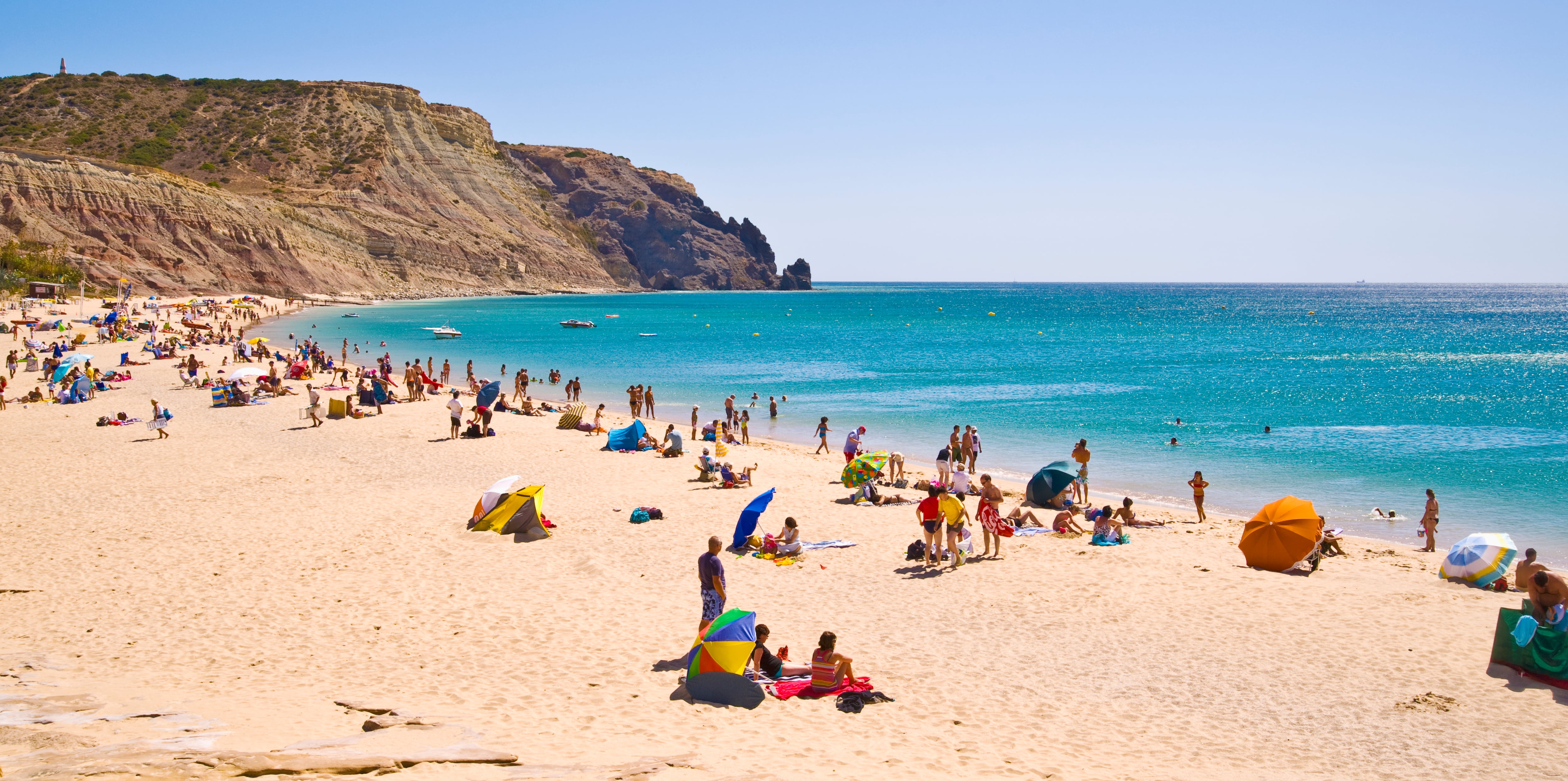 La familia McCann se encontraba en Portugal cuando desapareció Madeleine, una niña de 3 años de edad de la que hasta el momento no se sabe de su paradero 16 años después de desaparecer.