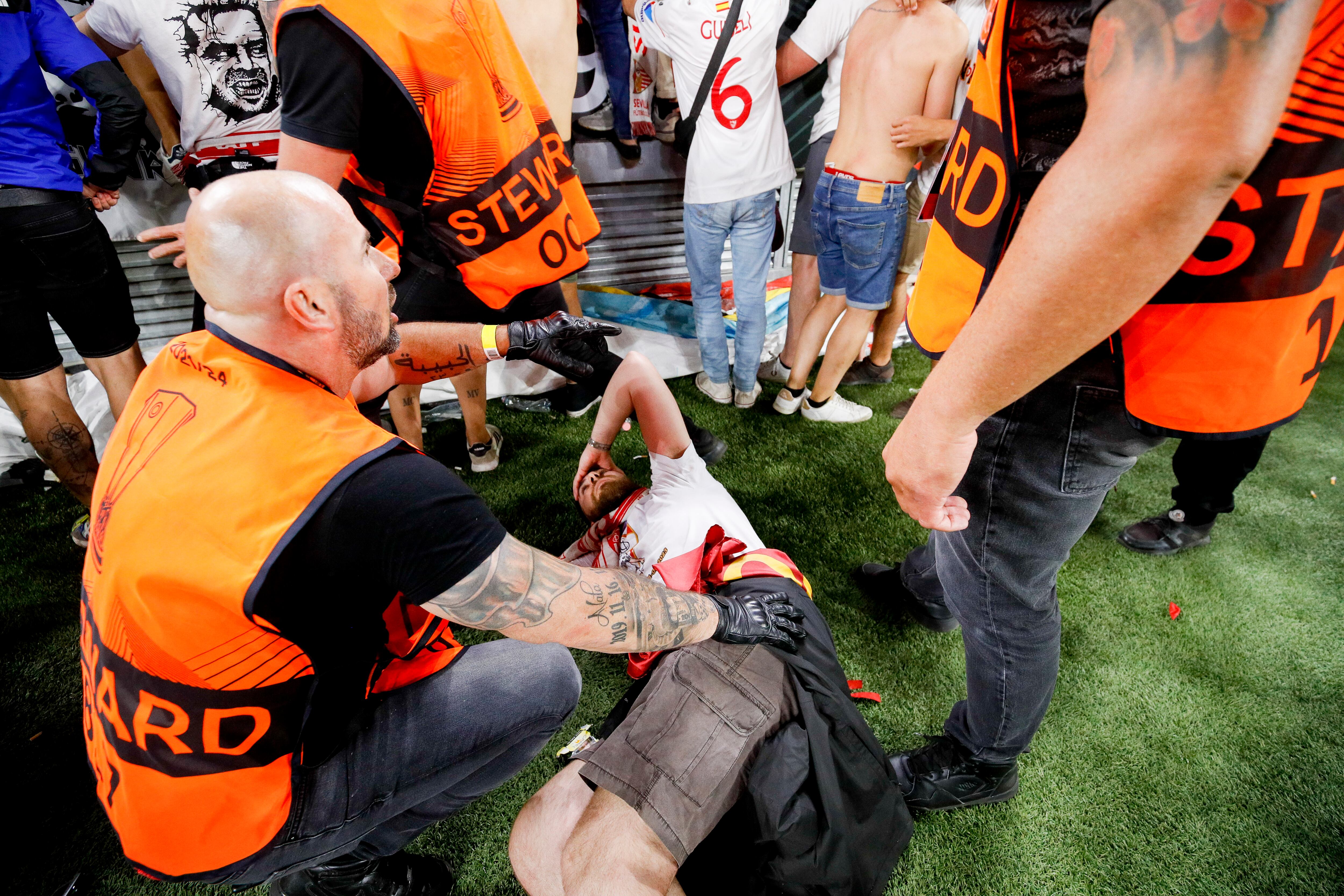 Sevilla FC v AS Roma - UEFA Europa League - Aficionados heridos tras celebraciones