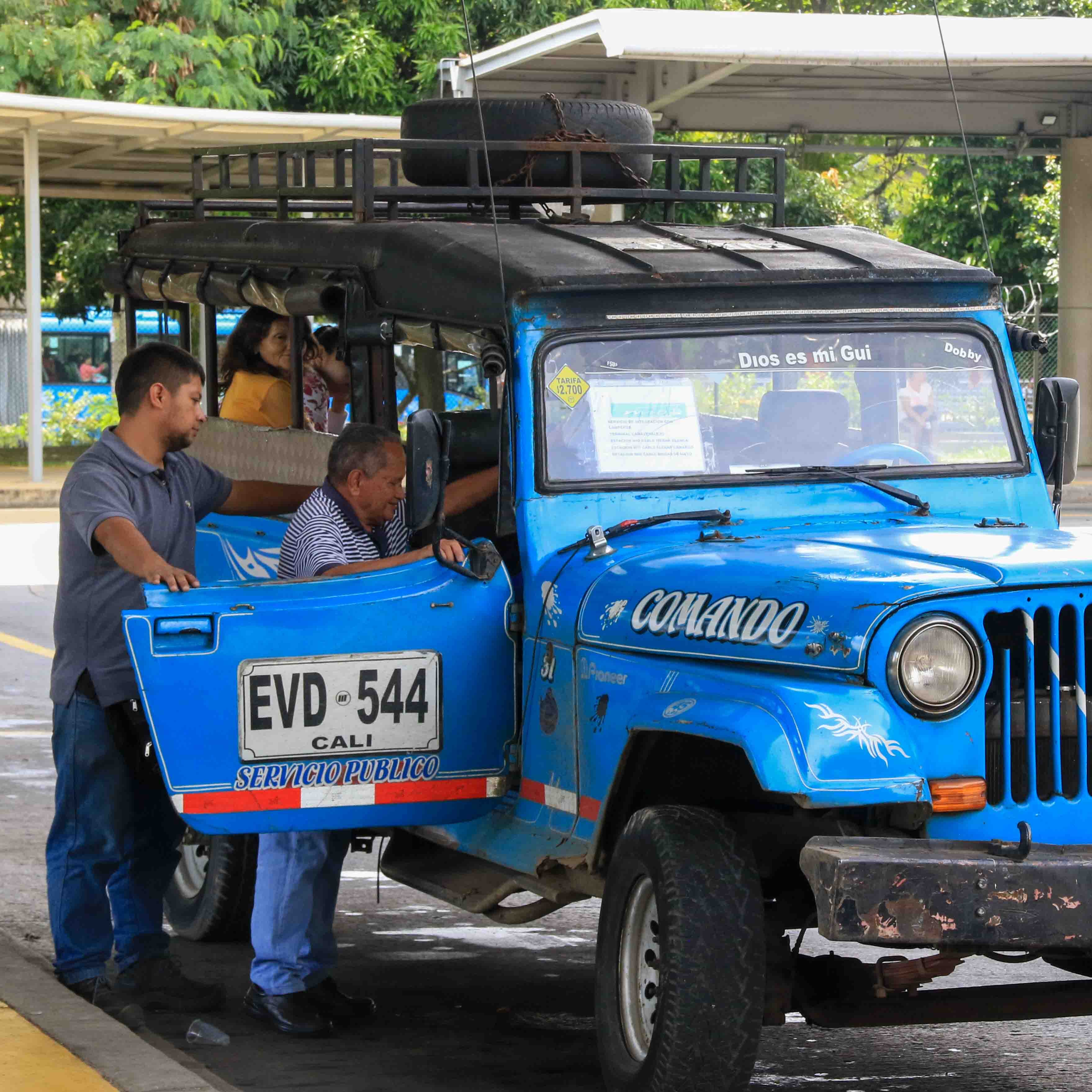 Camperos que operan en la comuna 20 de Cali ante inhabilidad del MIO cable, están operando con normalidad pese a escasez de gas.