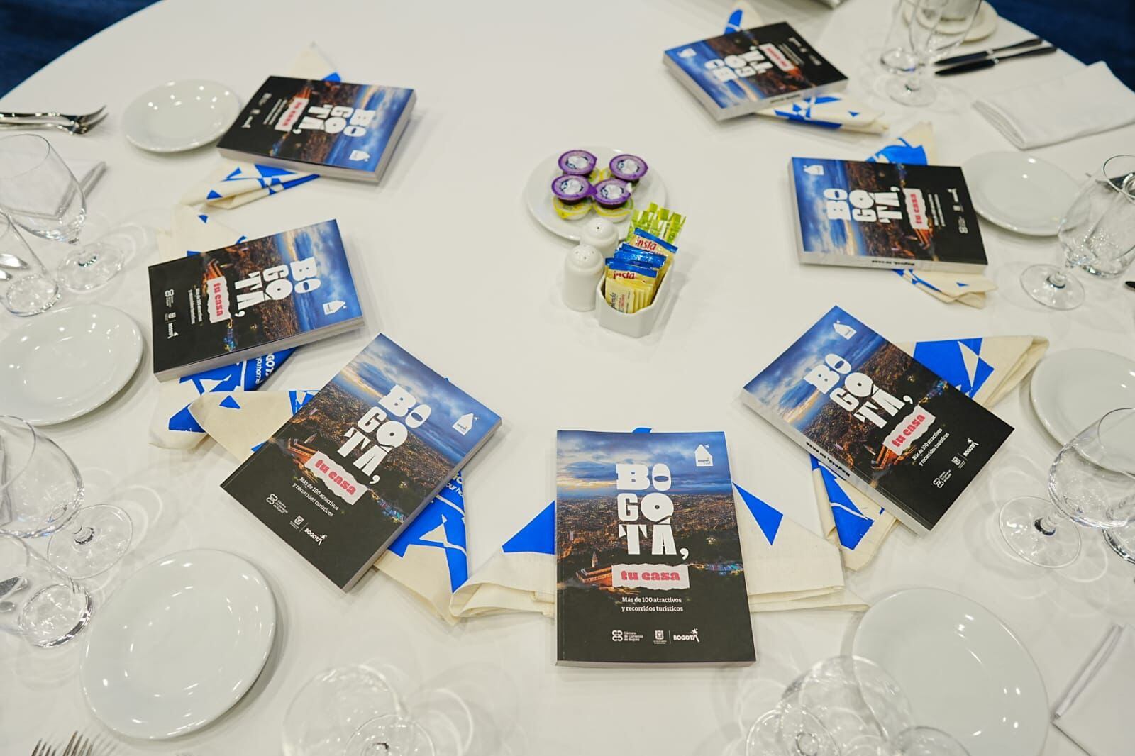 Bogotá, tú casa: el nuevo libro de turismo de Bogotá.