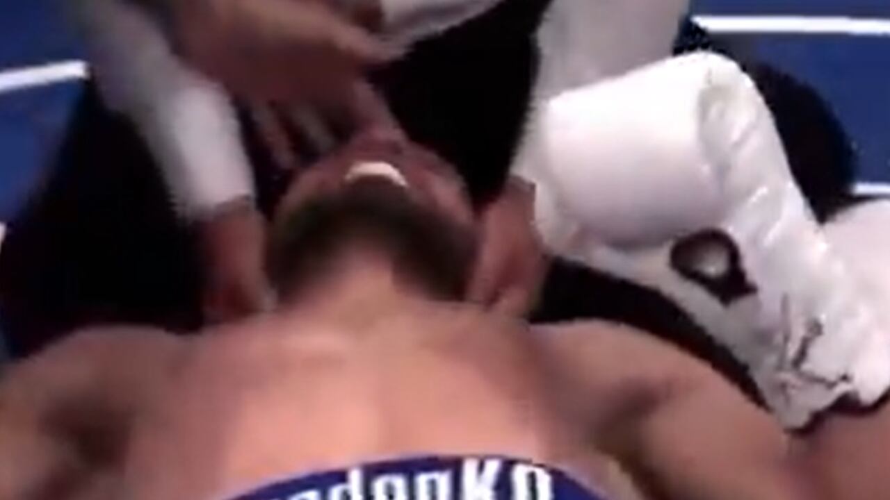 Los primeros informes indicaron que el ruso tuvo que ser examinado por un neurólogo al presentar una convulsión tónico-clónica causada por el golpe de iglesias y que podría dejarle secuelas. Foto: @nuevodiarioweb