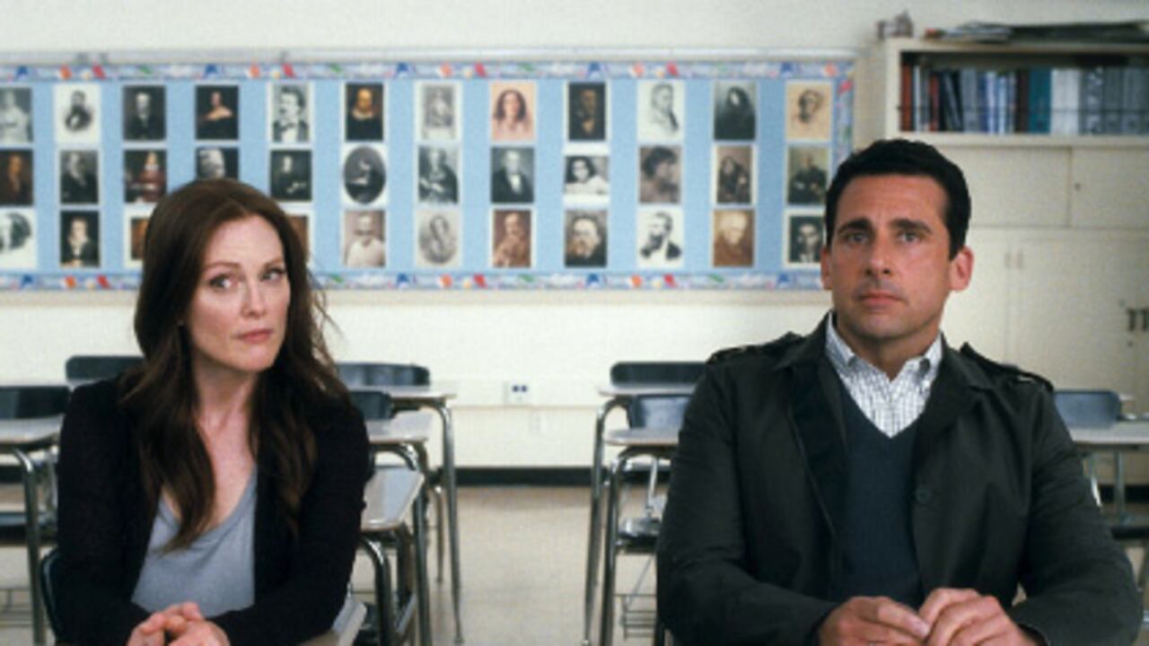 El matrimonio de Cal (Steve Carell) y Emily (Julianne Moore) ha entrado en un callejón sin salida.