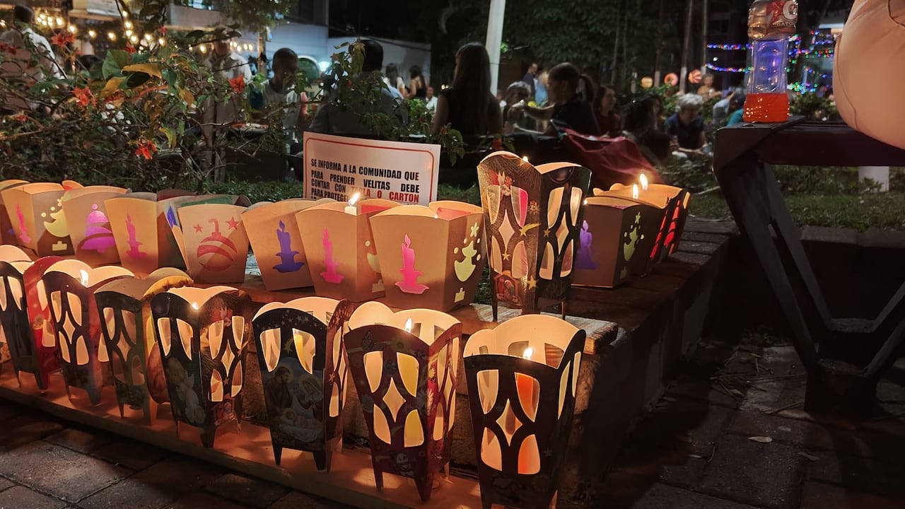 Los tradicionales faroles son protagonistas.