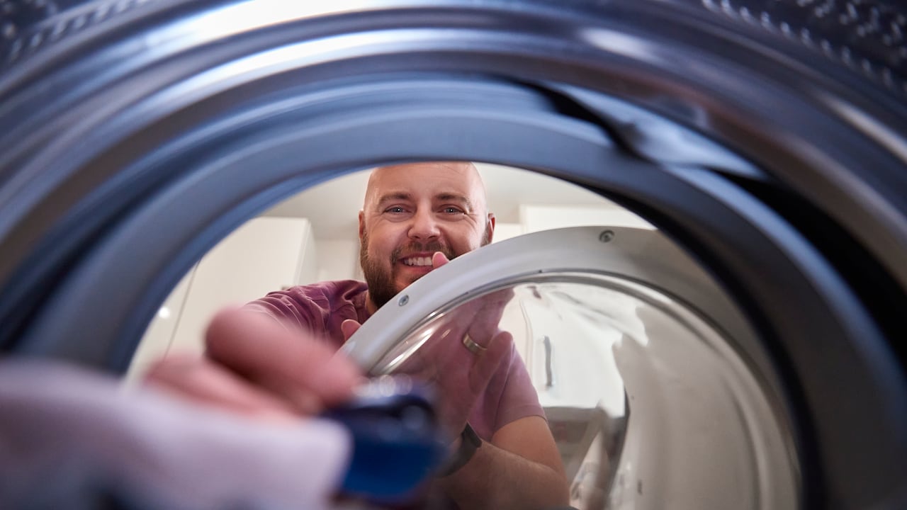 Estos son los principales propósitos y ventajas de añadir bolitas de papel aluminio al ciclo de lavado.