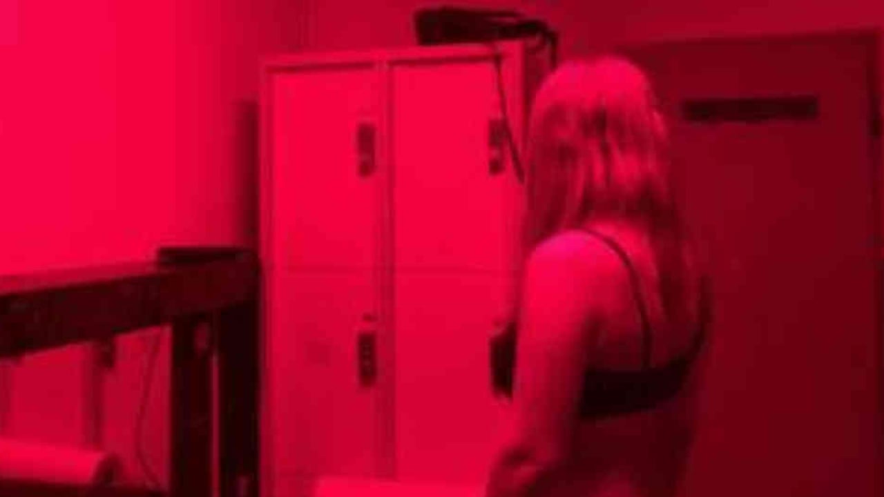 Las habitaciones en los burdeles de Ámsterdam tienden a ser bastante básicas. Foto: BBC.