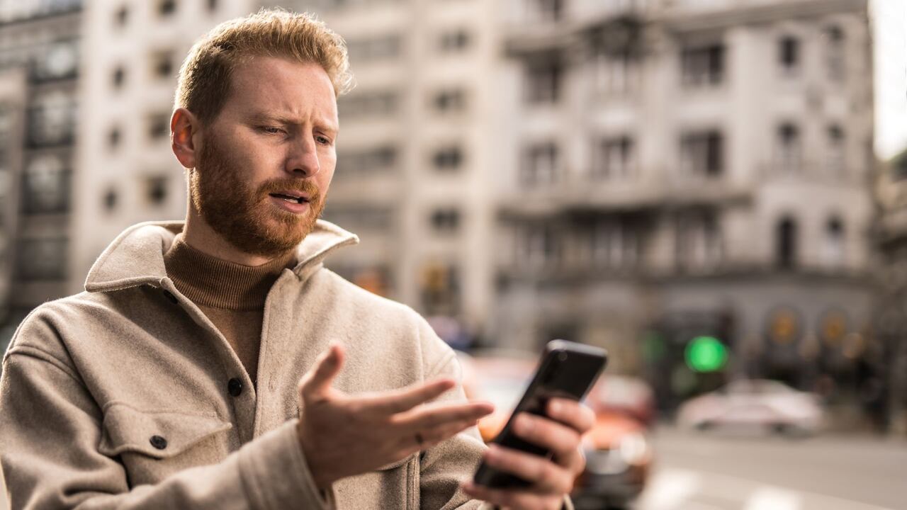 El celular se puede poner más lento y afectar el rendimiento de algunas funciones.