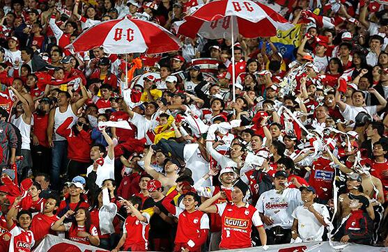 La tribuna una vez más acompaño al equipo capitalino que desde el año pasado continúa dando alegría a su afición. (Guillermo Torres / SEMANA)