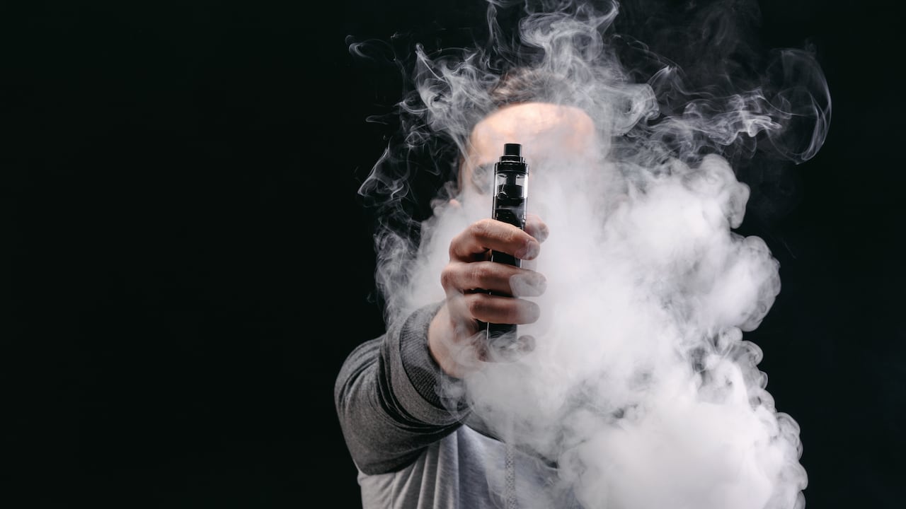Vapear tiene un impacto más negativo para el sistema cardiovascular de los adolescentes hombres que el de las mujeres, reveló un estudio de la Asociación Americana del Corazón.