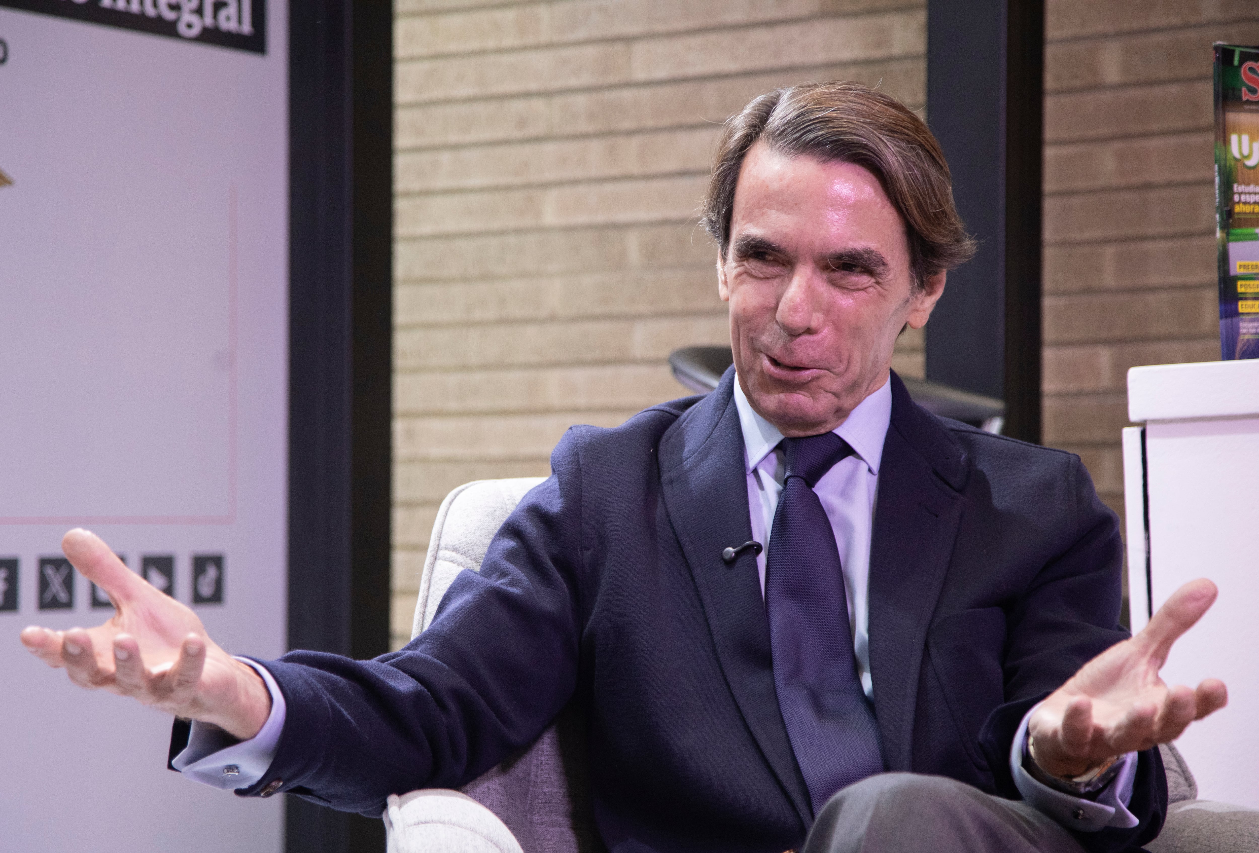 José María Aznar: Expresidente del Gobierno de España y Presidente Ejecutivo de la Fundación FAES.
Cristina Castro, editora de Mundo