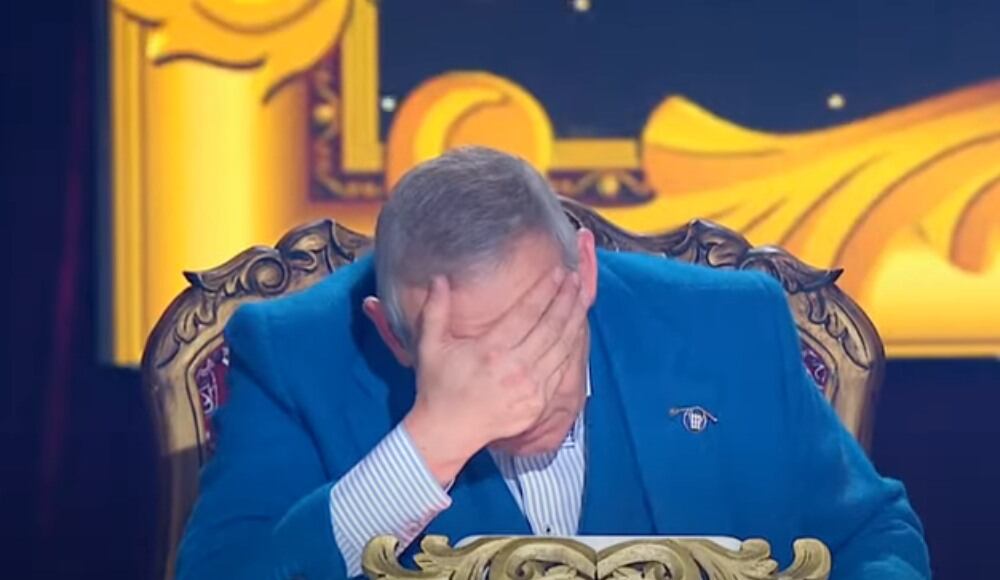 El jurado se mostró avergonzado al ver bailar a su compañeros.