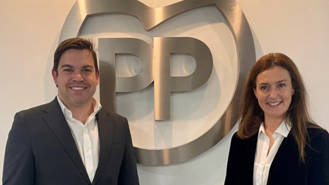 Juan David Vélez, representante del Centro Democrático, viajó hasta España para reunirse con miembros del Partido Popular y el Vox.