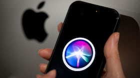 Apple renovará Siri con IA integrada en todo iOS 27.