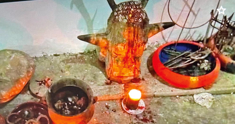    Este es parte del altar que Matamba tenía en su casa por instrucciones de su bruja de cabecera. Esta relación fue clave para dar con su ubicación en el municipio de Bolívar, en Santander.