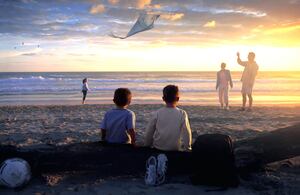 La mujer aseguró que no entienden cómo hacen otros padres que mantienen a sus hijos en la casa.