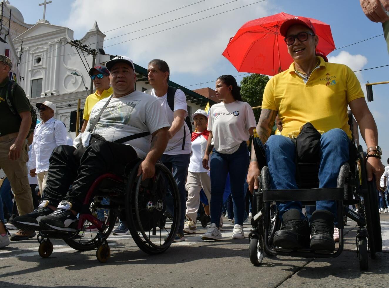Con multitudinaria participación, así se vivió la Marcha del Silencio en la ciudad, en rechazo a la violencia y el ataque a Miguel Uribe.
