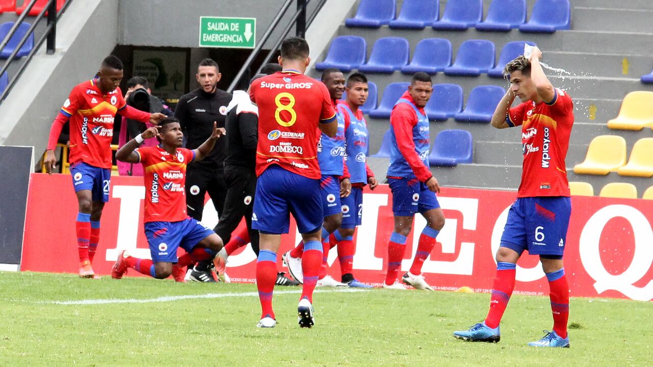 / Players of Deportivo Pasto celebrate the scored goal to Deportivo Cali during a match of the 8th date between Deportivo Pasto and Deportivo Cali for the BetPlay DIMAYOR II 2021 League played at the Departamental Libertad Stadium in Pasto city. / Photo: VizzorImage / Leonardo Castro / Cont.
