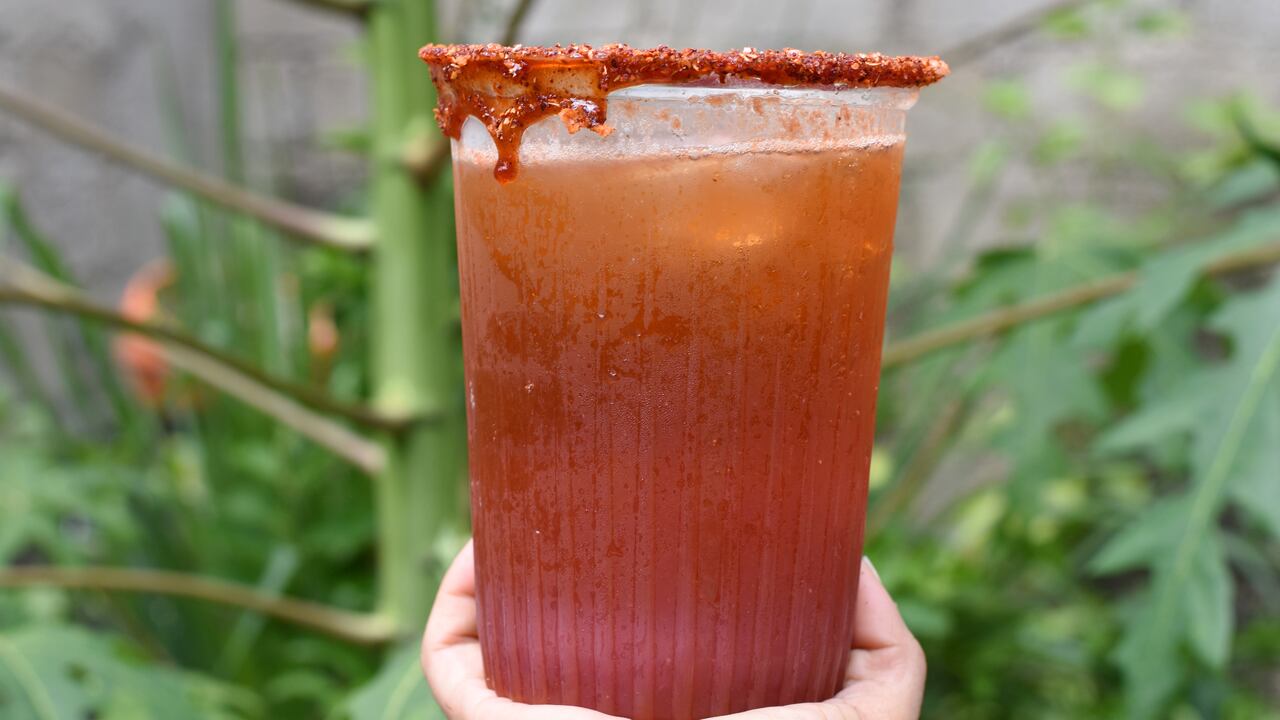 El jugo de tomate es importante para la salud.