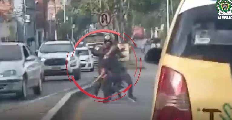 Esta acción de tirar esferas a la cárcel ya se había realizado el año pasado.