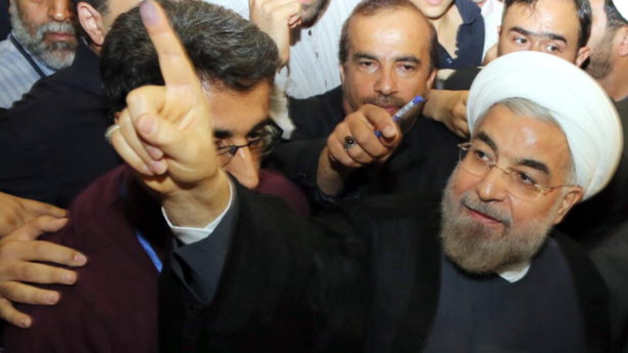 Hasan Rohani, único candidato reformista moderado en los comicios de Irán, ha conseguido la Presidencia en primera vuelta al superar el 50 por ciento de los votos emitidos en las elecciones