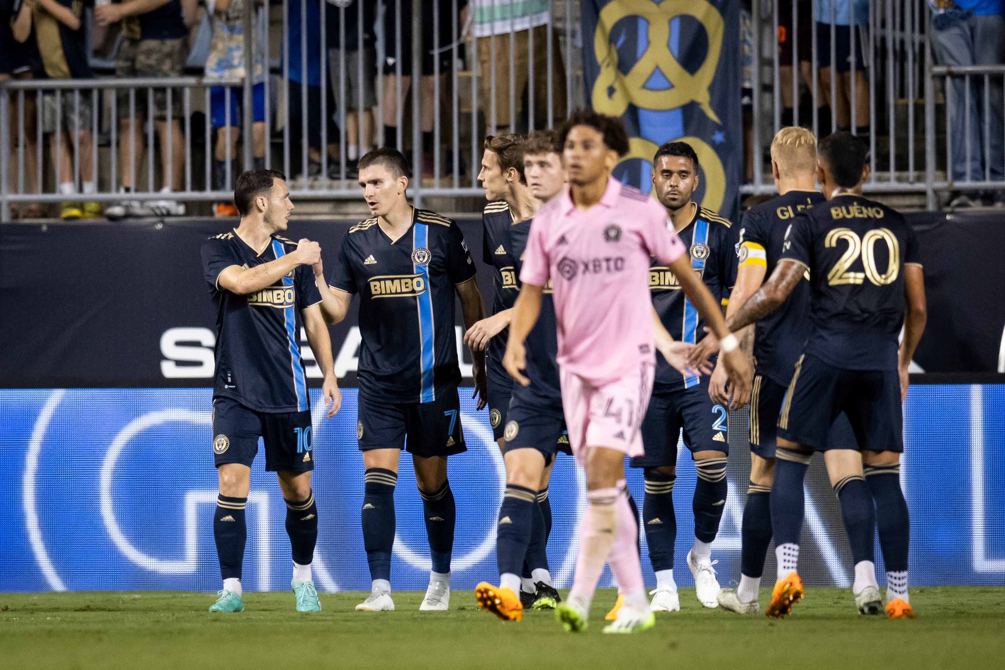 Miembros del Philadelphia Union celebran un gol en propia meta de David Ruiz #41 del Inter Miami en la segunda mitad del partido de la Major League Soccer en Subaru Park el 24 de junio de 2023 en Chester, Pensilvania. (Foto de Ira L. Black - Corbis/Getty Images)