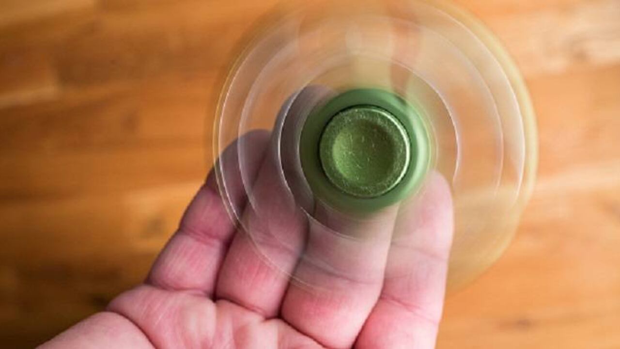 Para algunos educadores el fidget spinner se ha vuelto insoportable.