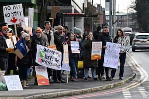 Varios britanicos piden aumento de sus salarios, pues denunciaron no poder pagar por varios alimentos y por la subida del costo de la energía.