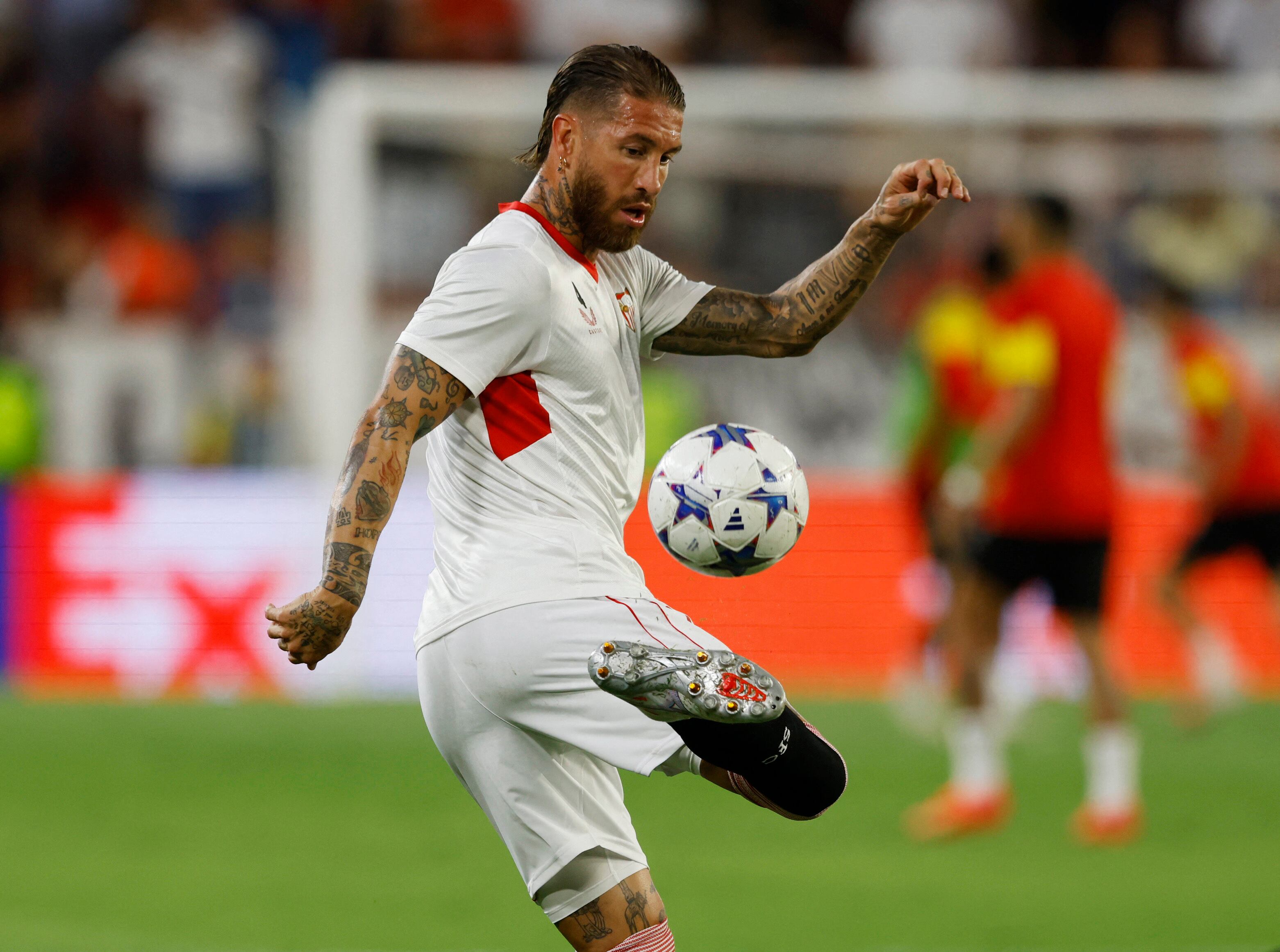 Sergio Ramos, defensor del Sevilla, tiene 37 años.