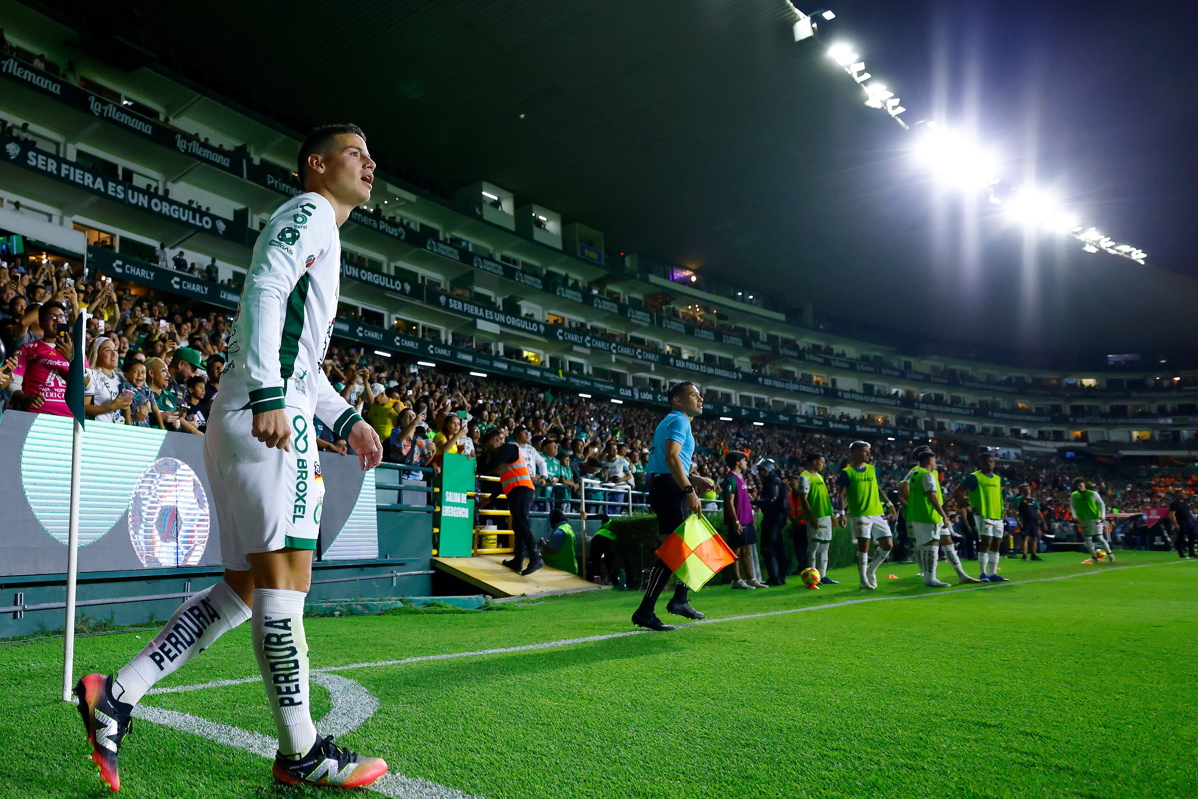 EON, MEXICO - MARCH 01: James Rodriguez of Leon looks on during the 10th round match between Leon and Tijuana as part of the Torneo Clausura 2025 Liga MX at Leon Stadium on March 01, 2025 in Leon, Mexico. (Photo by Leopoldo Smith/Getty Images)