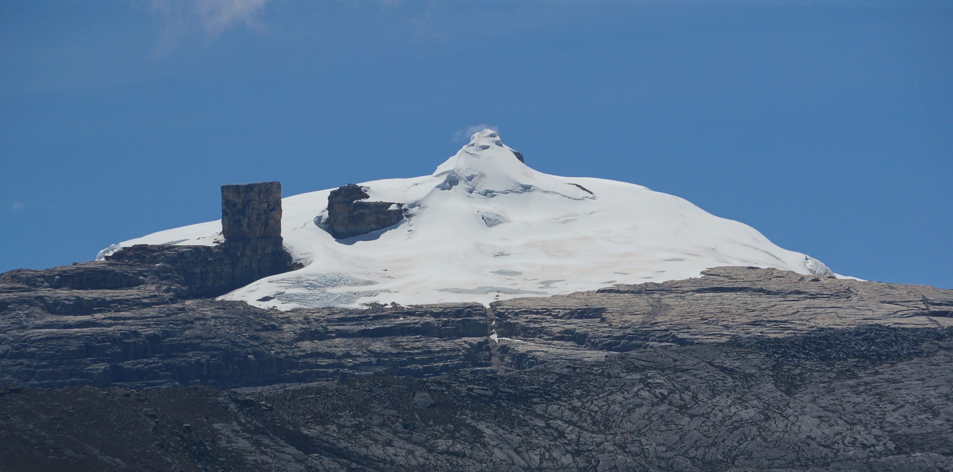El país ha perdido aproximadamente el 90 % de su cobertura glaciar, quedando apenas 33 km².