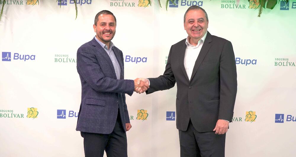 Álvaro Carillo, presidente de Seguros Bolívar y José Luis Buil, director general de Bupa Global Latinoamérica.