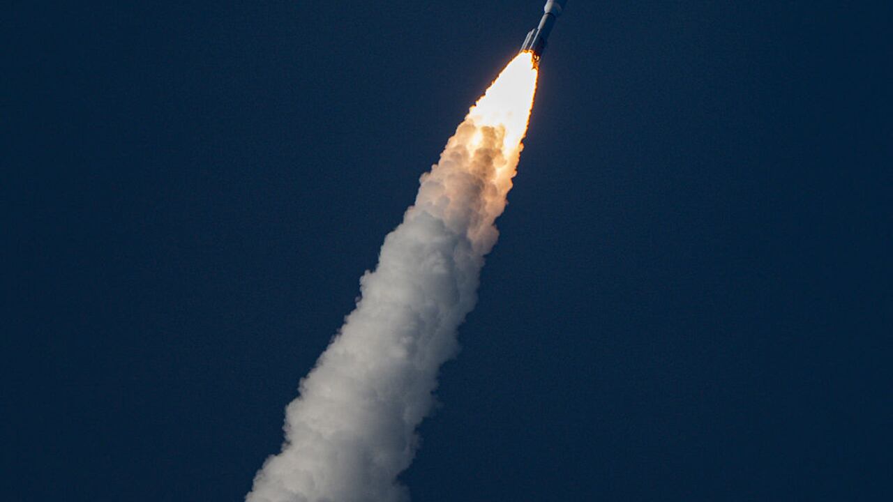 Amazon se suma a la carrera espacial tras poner en órbita sus primeros satélites de internet.