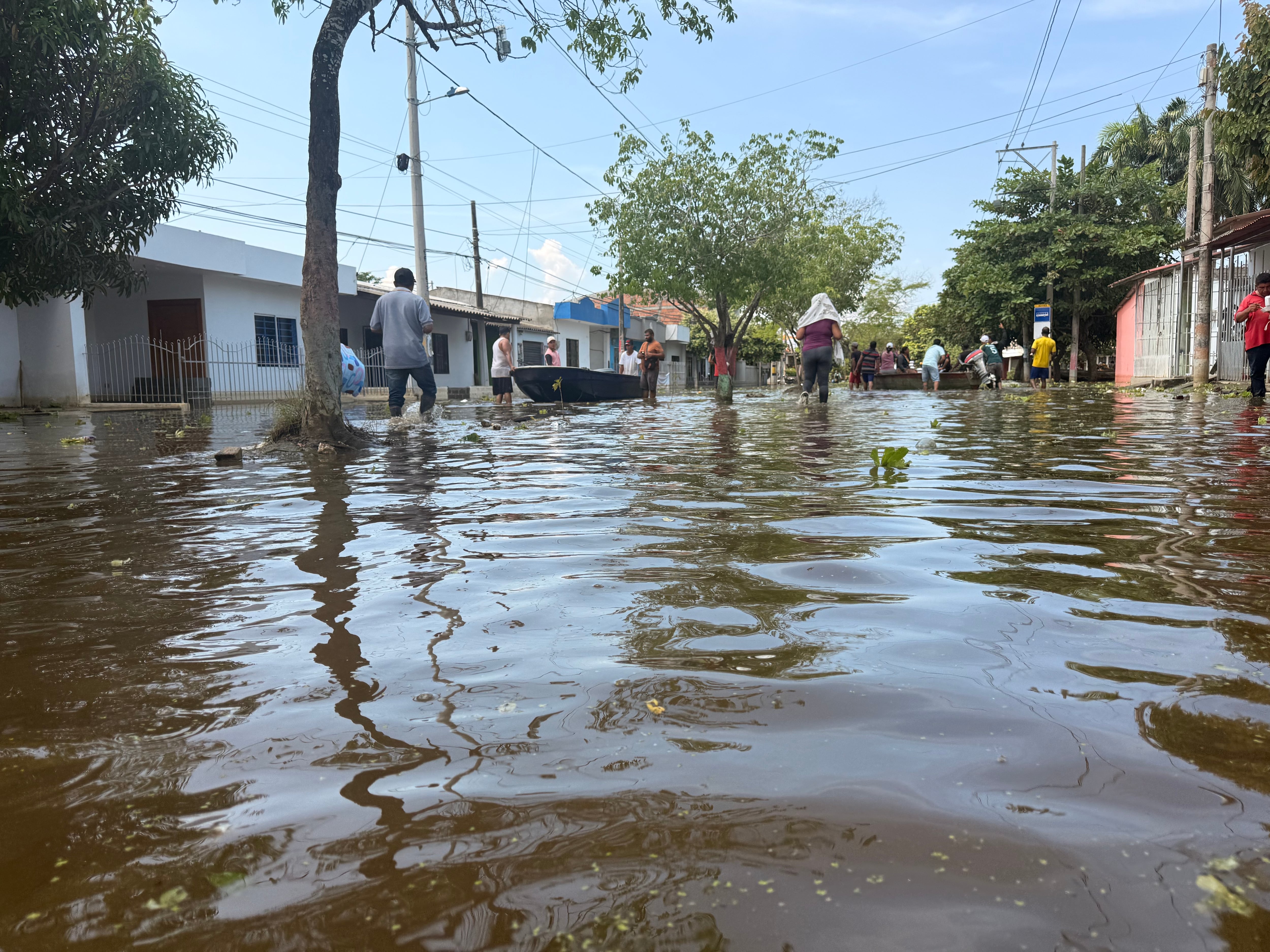 Inundaciones en Monteria, albergues Albergue del colegio San José y barrio Rancho Grande