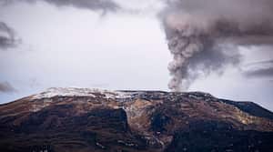 Actividad del volcán Nevado del Ruiz este 10 de abril.