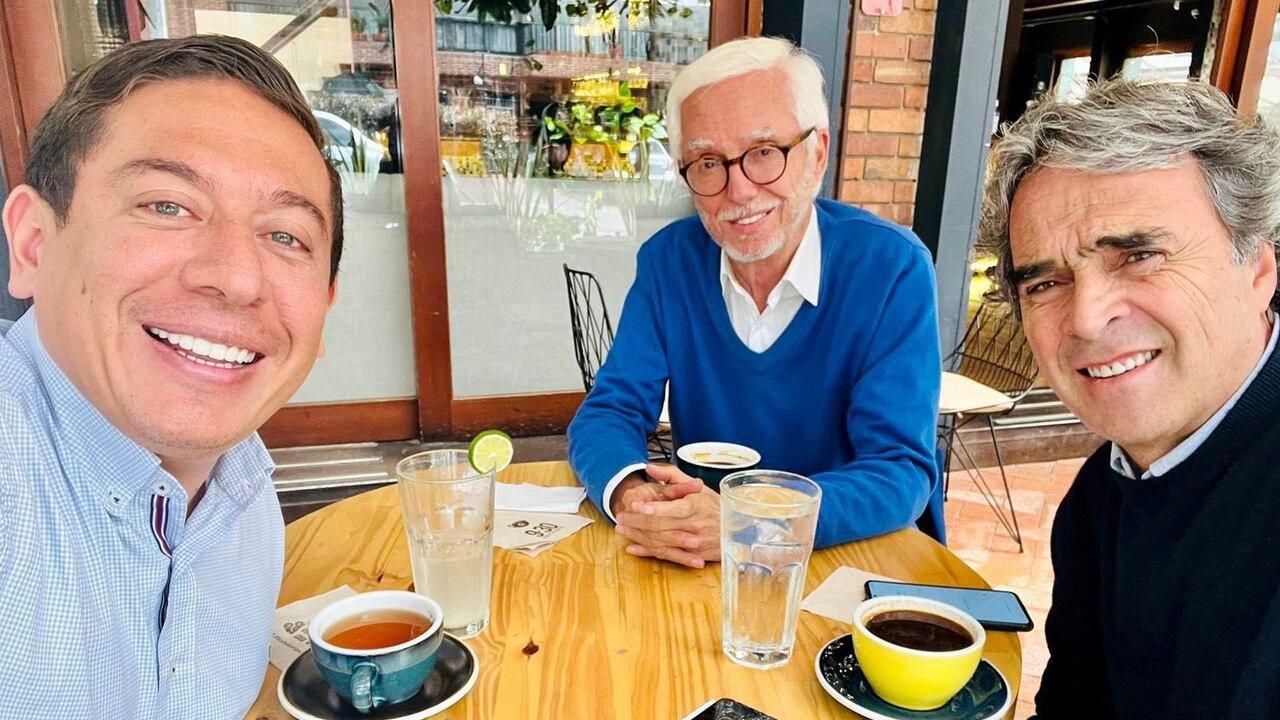 Carlos Amaya, Jorge Robledo y Sergio Fajardo.