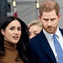 LOS DUQUES DE SUSSEX, Meghan y Harry, han hecho el balance de riesgo versus retorno al estar dentro o fuera de las redes. El resultado es que con la fama que les da ser miembros de la realeza, no es necesario que cuenten con la ayuda de Twitter e Instagram para amplificar sus voces, además al no estar allí evitan las críticas de sus seguidores.
