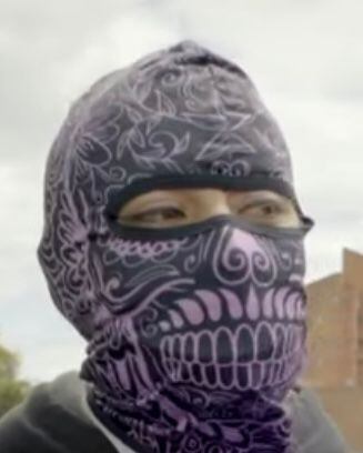 Simona: ella es la mujer encapuchada que irrumpió en la Catedral Primada de Bogotá en plena misa.