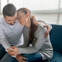 Los primeros síntomas en los adultos incluyen problemas de sueño, falta de apetito, no hay disfrute de las actividades y se reduce la capacidad de concentración.