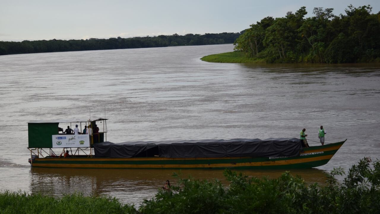 La Agrotienda Fluvial Interétnica es una iniciativa conjunta entre las comunidades afro e indígenas del río Atrato, la FAO y la ART.