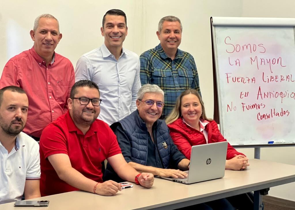 Integrantes del Partido Liberal en Antioquia que quieren apoyar a Julián Bedoya para la Gobernación.